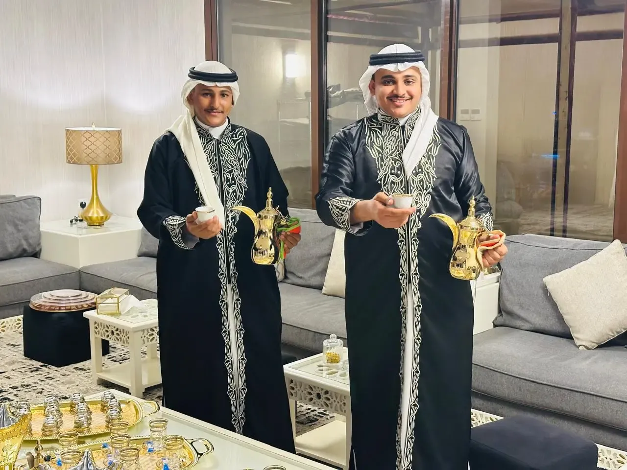 قهوجيين وصبابين بالرياض: الخدمة التي لا غنى عنها في مناسباتكم